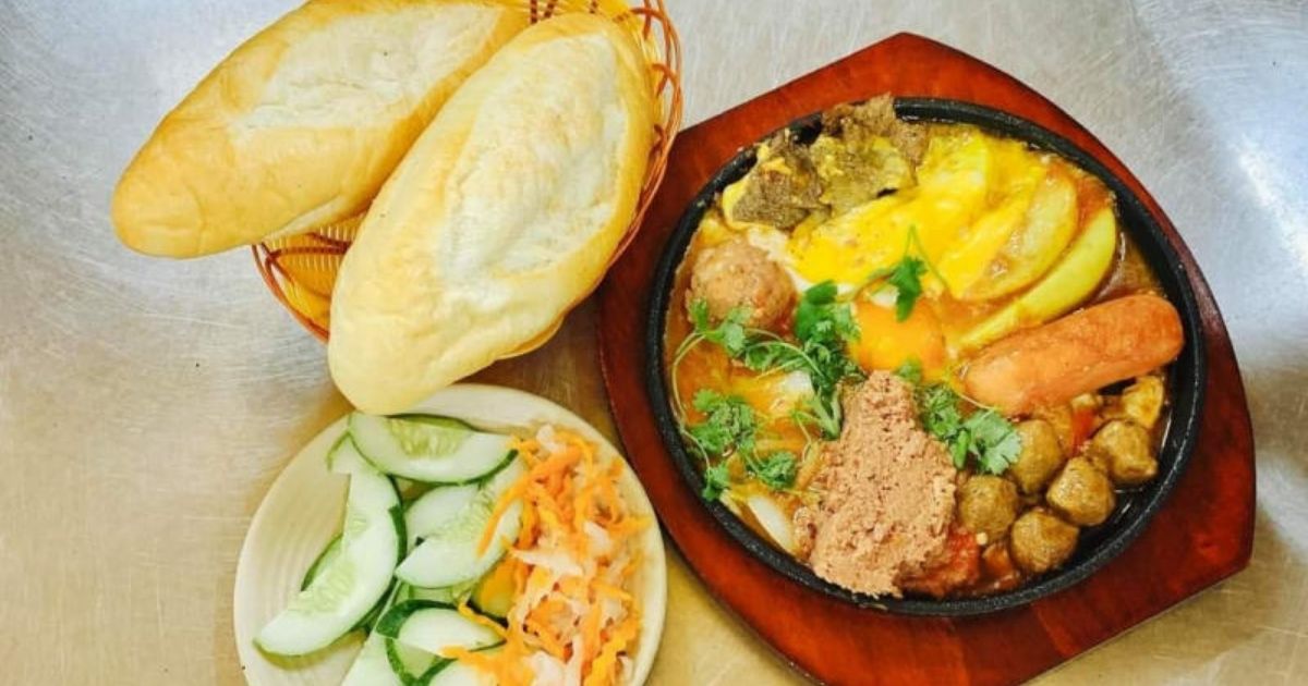 Top 10 quán ăn ngon Sài Gòn khiến thực khách khó tính cũng mê mẩn 2 Bánh mì chảo là món ăn ngon mà bạn có thể tìm thấy ở nhiều quán ăn ngon ở Sài Gòn nào (Ảnh Sưu tầm Internet)