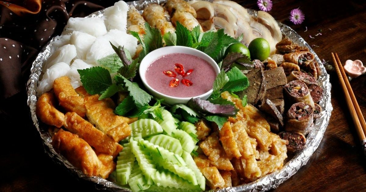 Top 10 quán ăn ngon Sài Gòn khiến thực khách khó tính cũng mê mẩn 8 Bún đậu mắm tôm là món ăn rất được yêu thích và có mặt hầu hết nhiều nơi tại Sài Gòn (Ảnh Sưu tầm Internet)