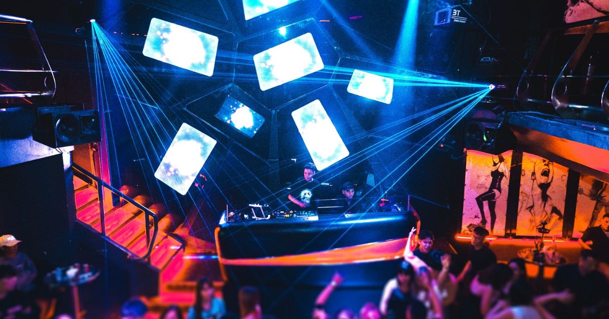 Lush Saigon là điểm đến được rất nhiều bạn trẻ yêu thích (Ảnh Sưu tầm Internet)