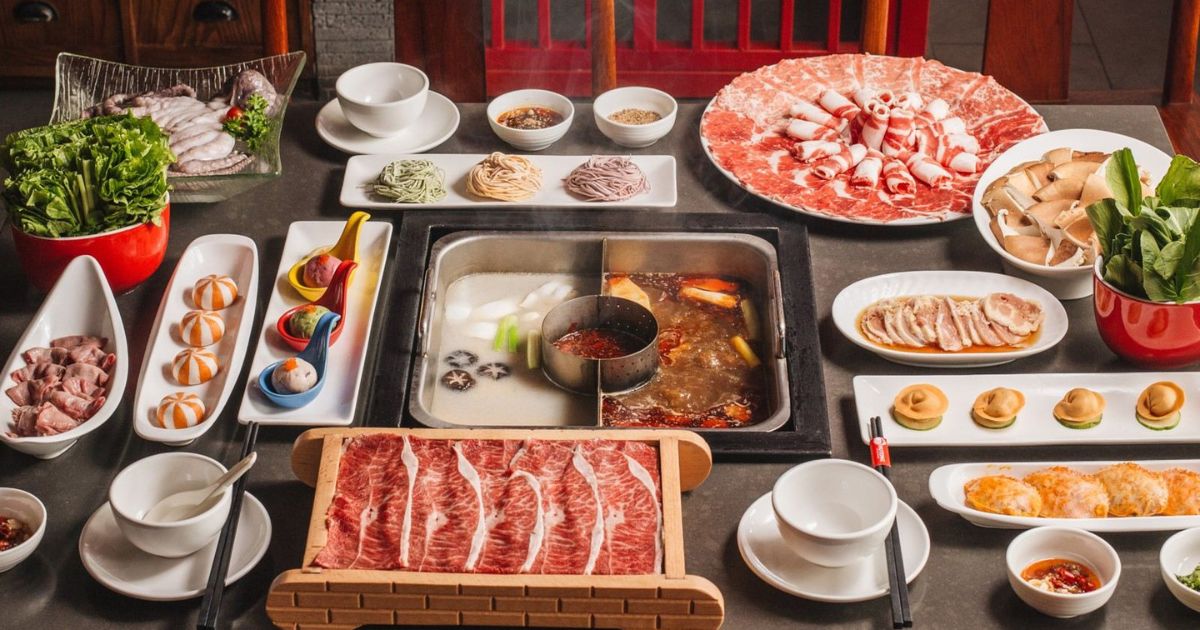 Nhà hàng lẩu ngon Sài Gòn Hutong Hotpot phục vụ lẩu 2 ngăn và đồ nhúng đa dạng (Ảnh: Sưu tầm)