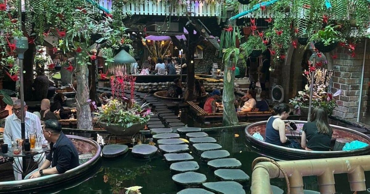 Top 5 quán cafe phường Phú Nhuận cực chill giữa lòng Sài Gòn 3 Oasis Cafe – Khong gian xanh giua long pho Anh Suu tam Internet