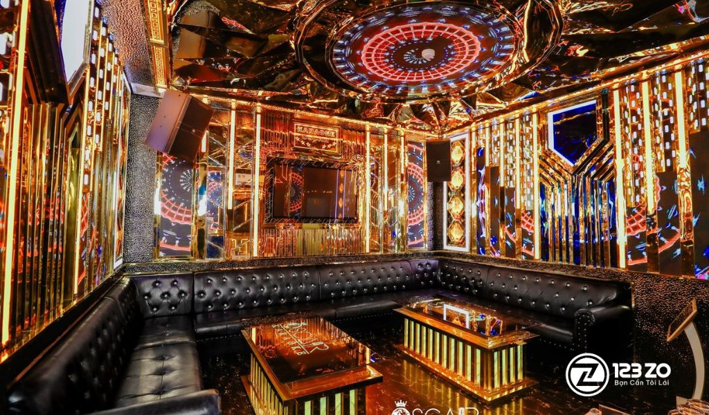 TOP 10 Quán Karaoke Phạm Văn Đồng Giá Siêu Rẻ 3 Phòng hát sang trọng, đẳng cấp với tông vàng gương nổi bật tại quán Karaoke Oscar Phạm Văn Đồng.