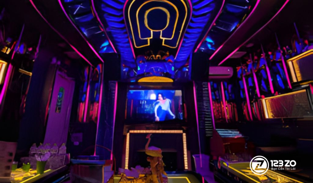 TOP 10 Quán Karaoke Phạm Văn Đồng Giá Siêu Rẻ 5 Thiết kế phòng hát lãng mạn, tập trung vào nhạc trữ tình tại quán Karaoke Tình Ca Phạm Văn Đồng.