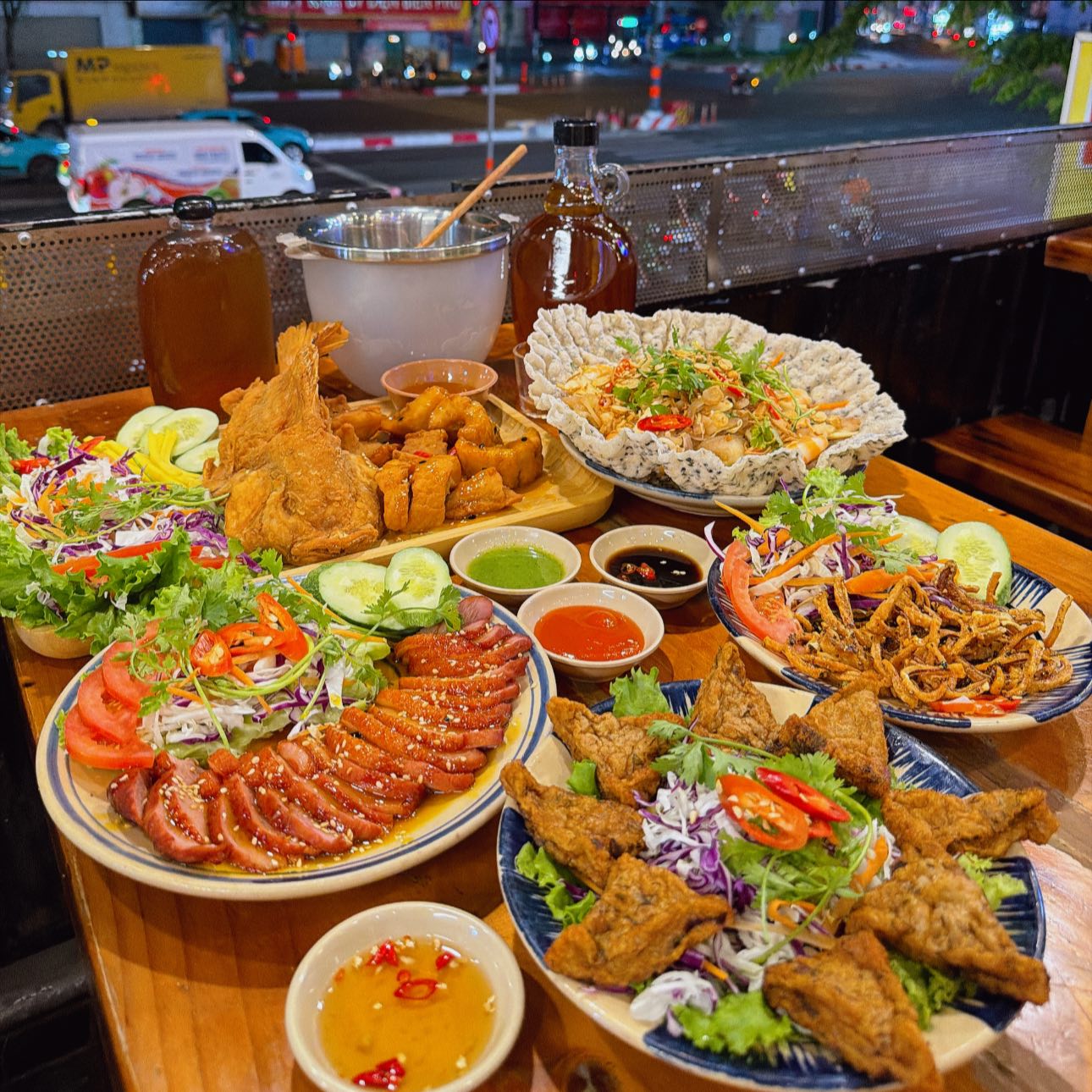 Top 10 quán nhậu Phạm Văn Đồng – Ngon, giá rẻ, vui hết nấc - Quốc dân quán