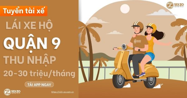 Quảng cáo tuyển tài xế lái xe hộ tại QUẬN 9 với mức thu nhập hấp dẫn từ 20-30 triệu/tháng. Hình minh họa hoạt hình hai người đang cười, đội mũ bảo hiểm và đi xe tay ga màu vàng.