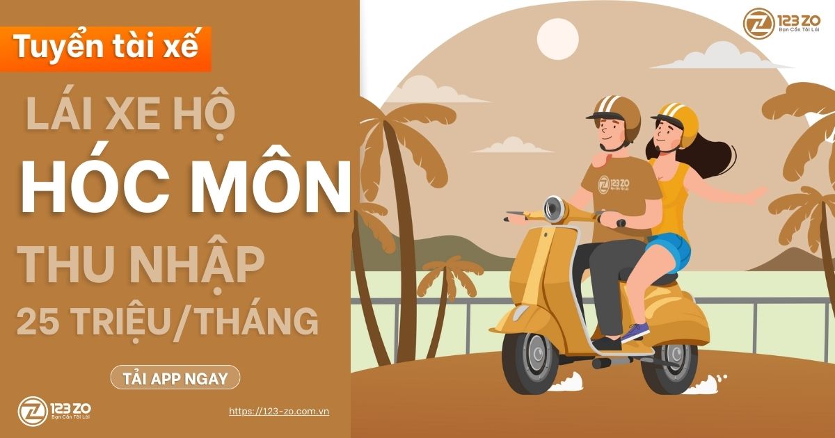 Quảng cáo tuyển tài xế lái xe hộ tại Hóc Môn với mức thu nhập 25 triệu/tháng. Hình ảnh minh họa một cặp đôi đội mũ bảo hiểm đang đi xe máy.