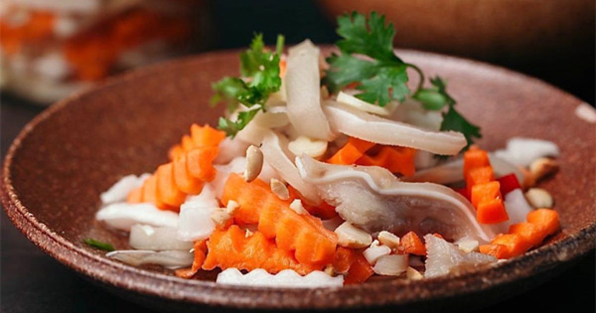 Tai heo ngâm giấm – Giòn sần sật, chống ngán cực tốt (Ảnh: Sưu tầm Internet)