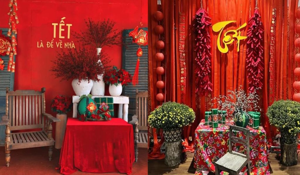 TOP 12 CÁCH TRANG TRÍ GÓC CHỤP ẢNH TẾT 2026 ĐẸP, THU HÚT TÀI LỘC 4 Trang trí góc chụp ảnh Tết mang đậm nét xưa, kết hợp giữa màu đỏ rực rỡ, đồ nội thất gỗ mộc mạc và các vật dụng trang trí truyền thống.