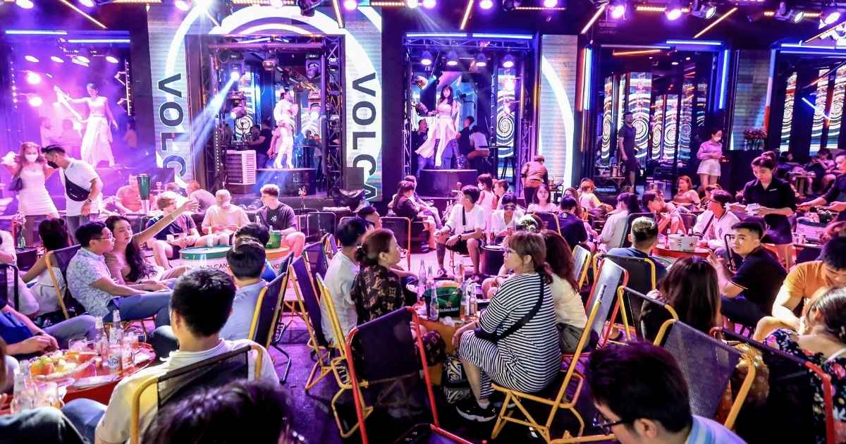 Quán nhậu trên phố đi bộ Bùi Viện